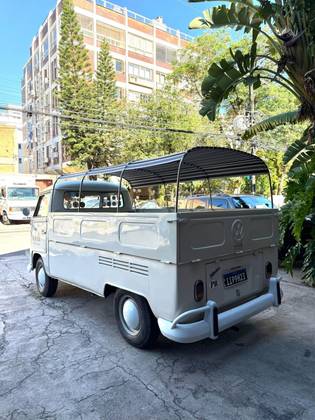 VOLKSWAGEN KOMBI 1.5 STD 8V GASOLINA 3P MANUAL